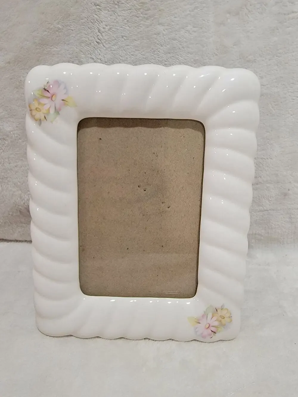 Small White Ceramic Floral Picture Frame For 3.5X 2.5 Picture Taiwan Vintage